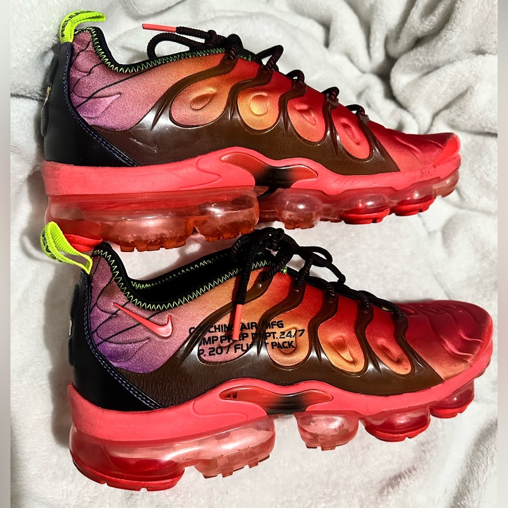 Nike Air Vapormax Plus Laser Crimson